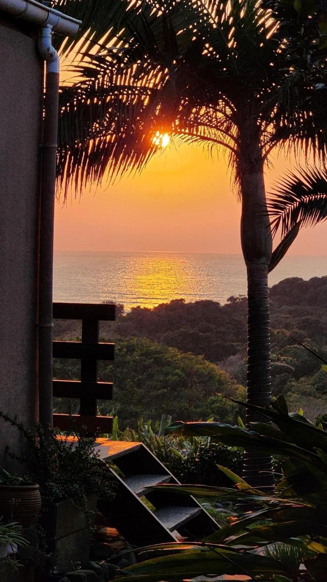 Coram Deo Saltywaves Double En-Suite Rooms With Sea Views Coffee Bay Exterior photo